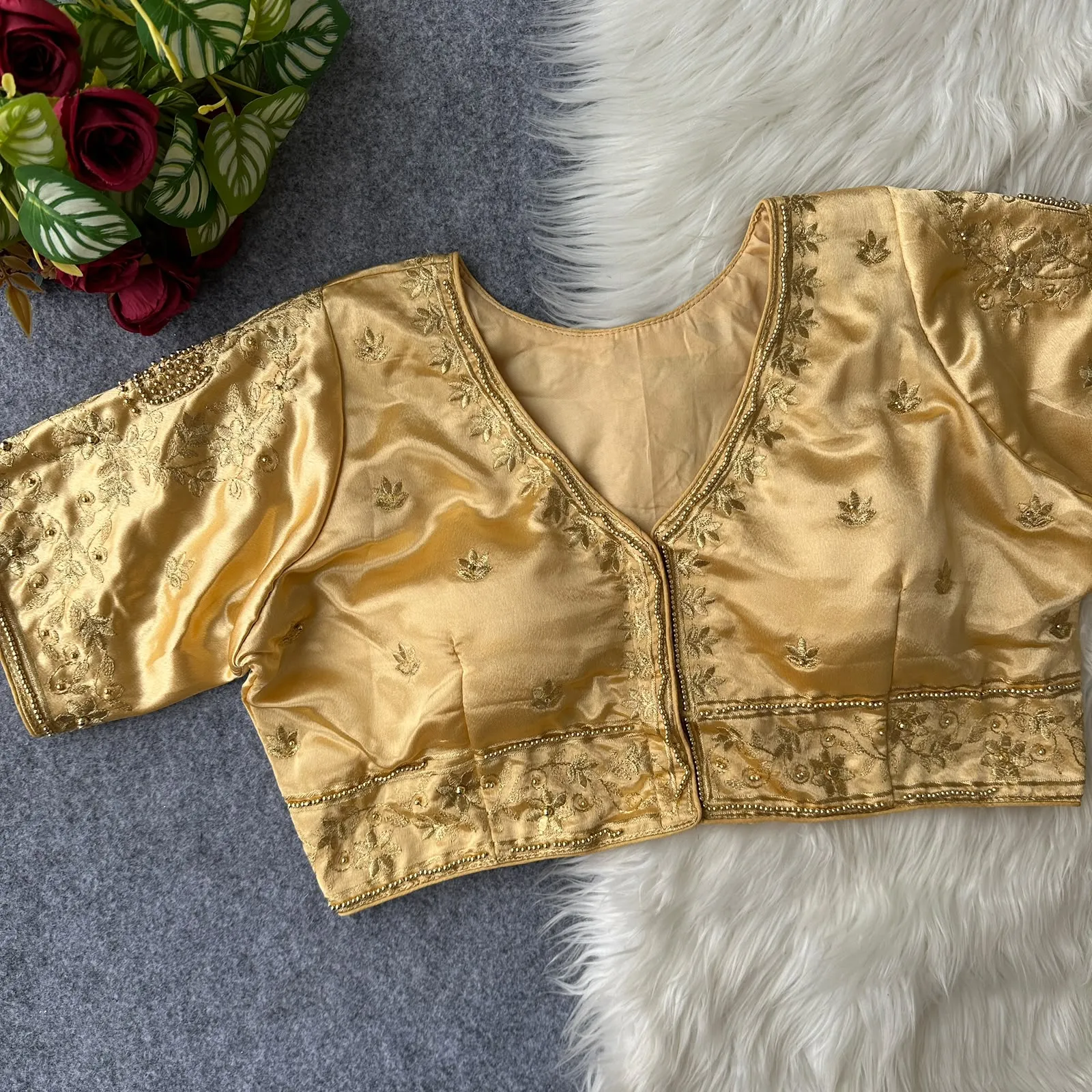 Aariwork Front Huk Pure Silk. Blouse 10