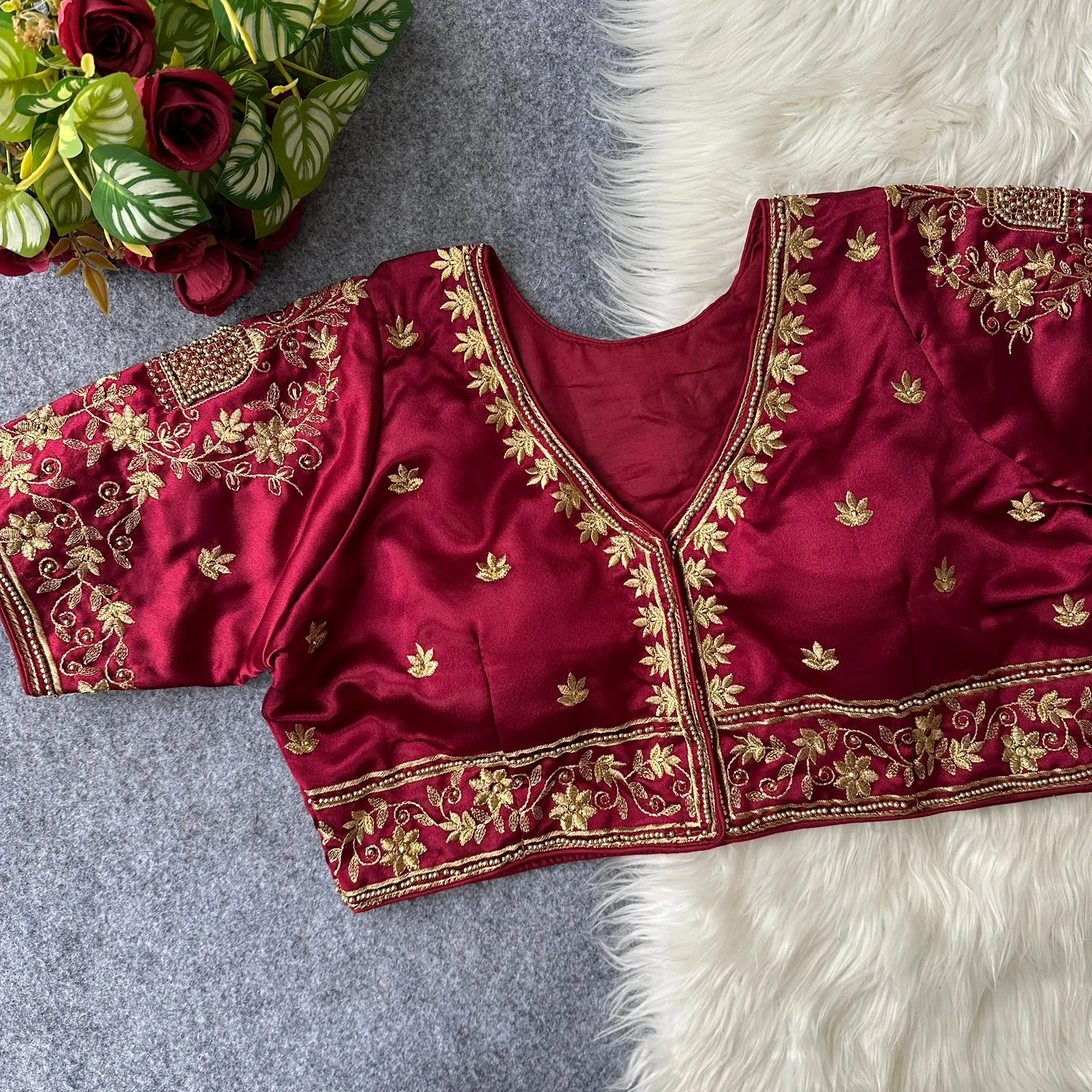 Aariwork Front Huk Pure Silk. Blouse 4