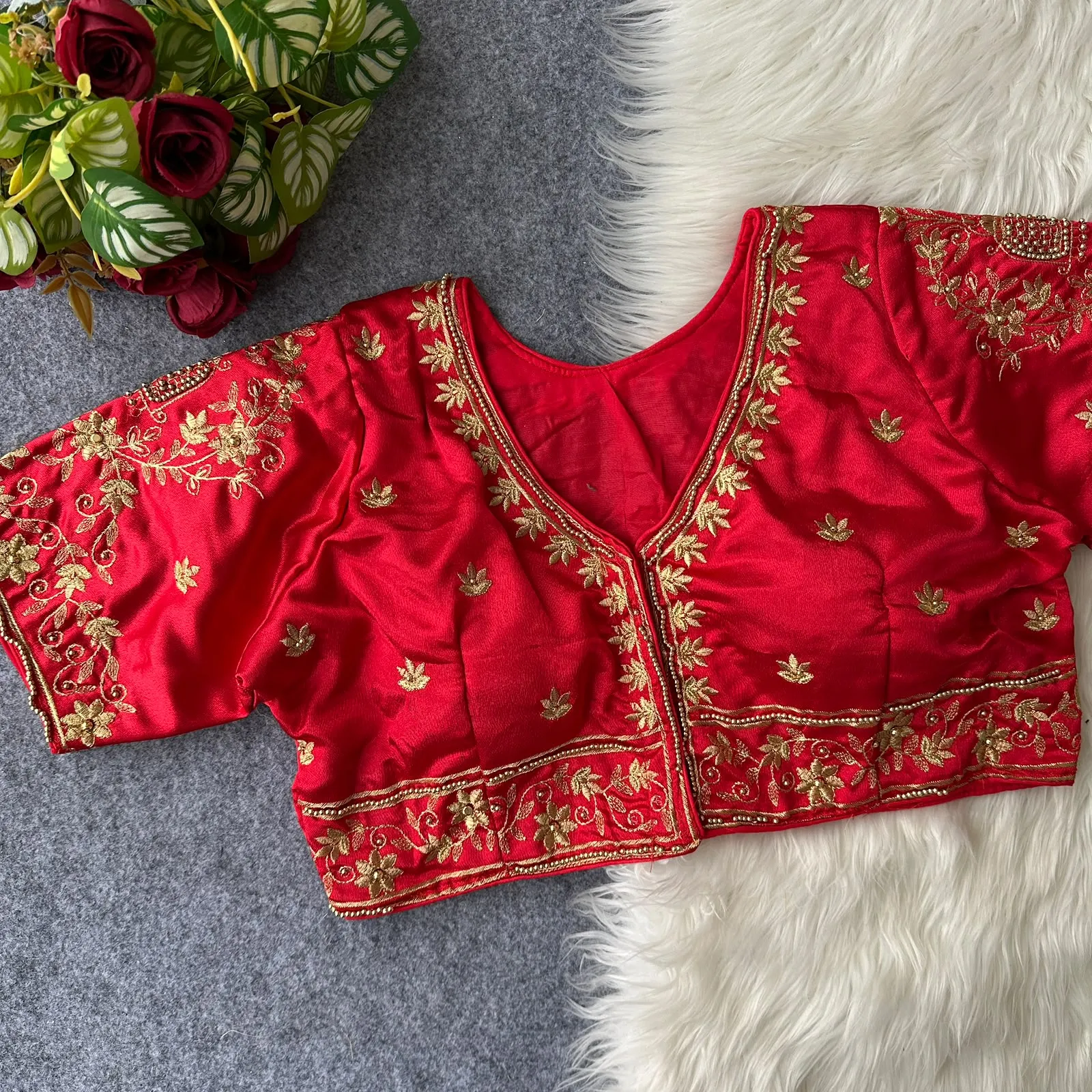 Aariwork Front Huk Pure Silk. Blouse 6
