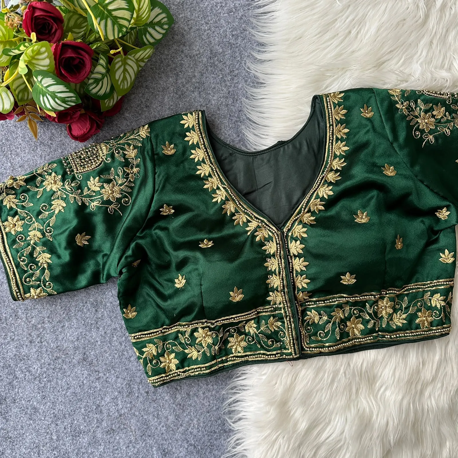 Aariwork Front Huk Pure Silk. Blouse 8