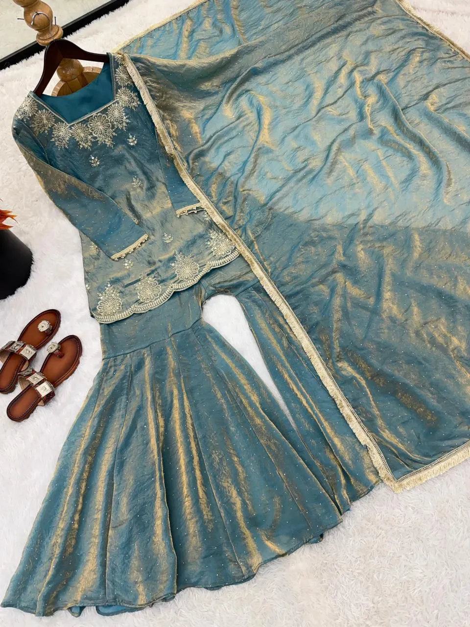 Design Number 2083 11