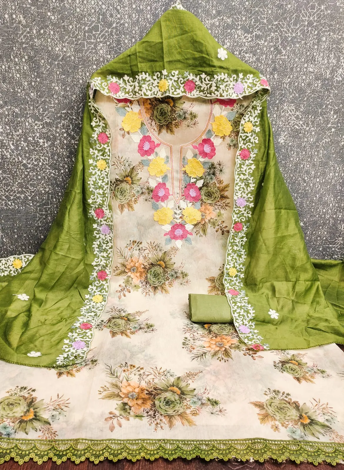 Design Number 2100 2