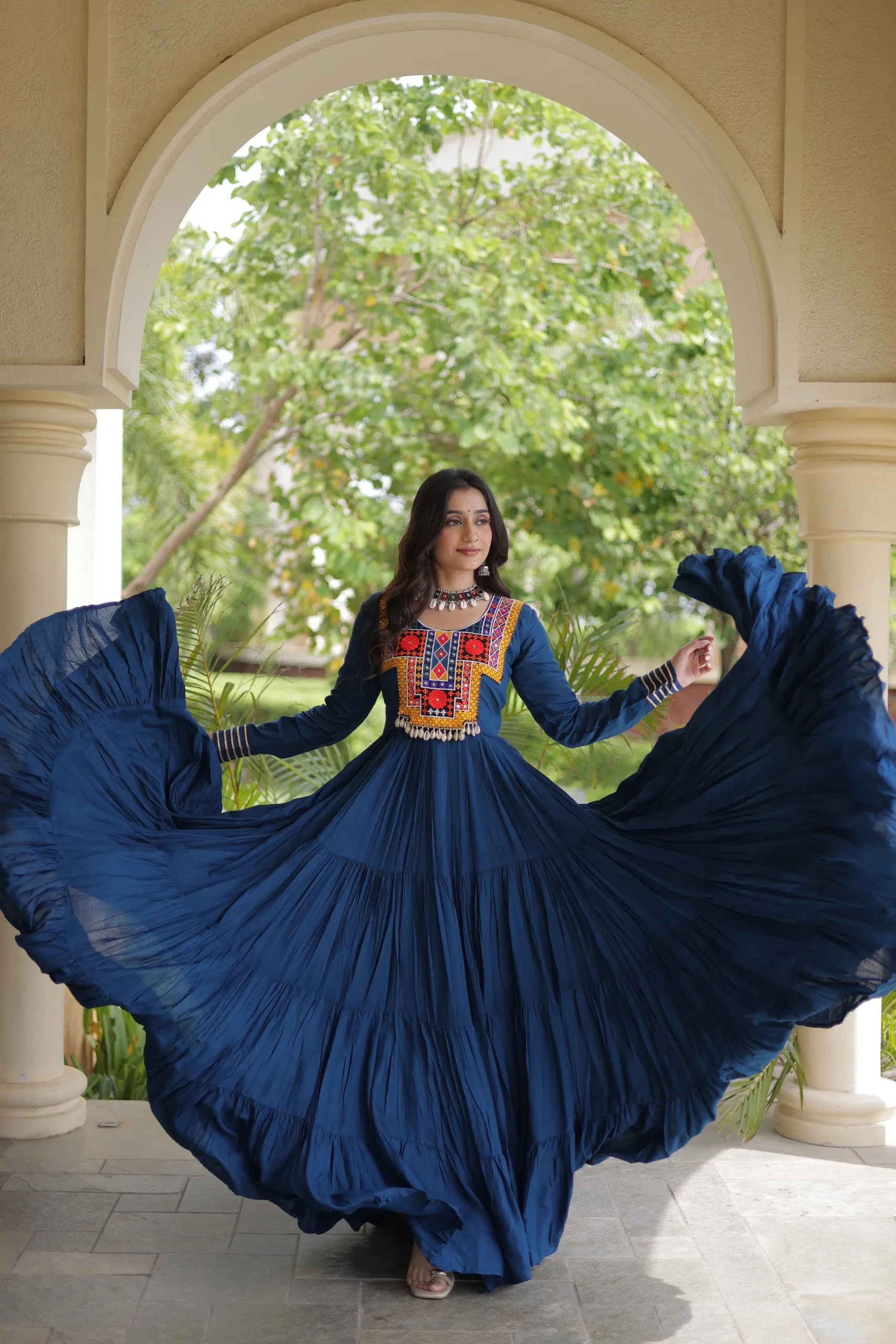 LW 9352 Wine 14 Kg Reyon Gown 5