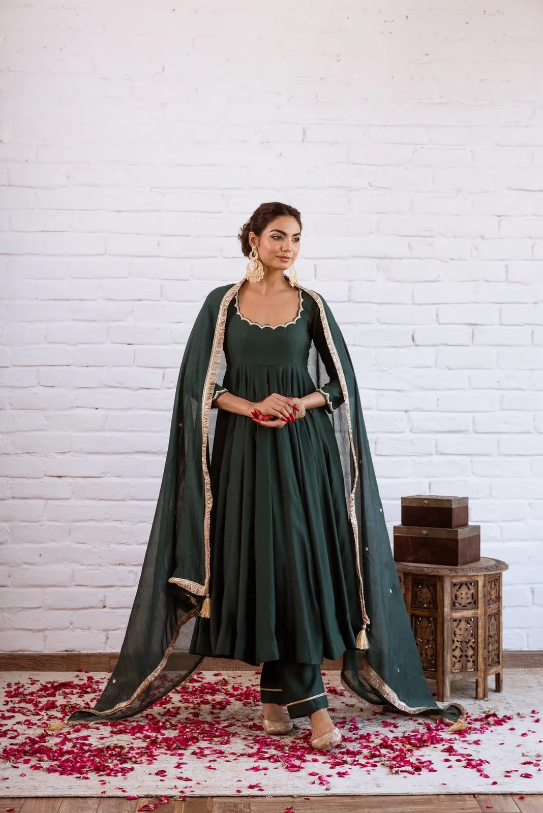 SRK 5324 Vichitra Silk Gown 3