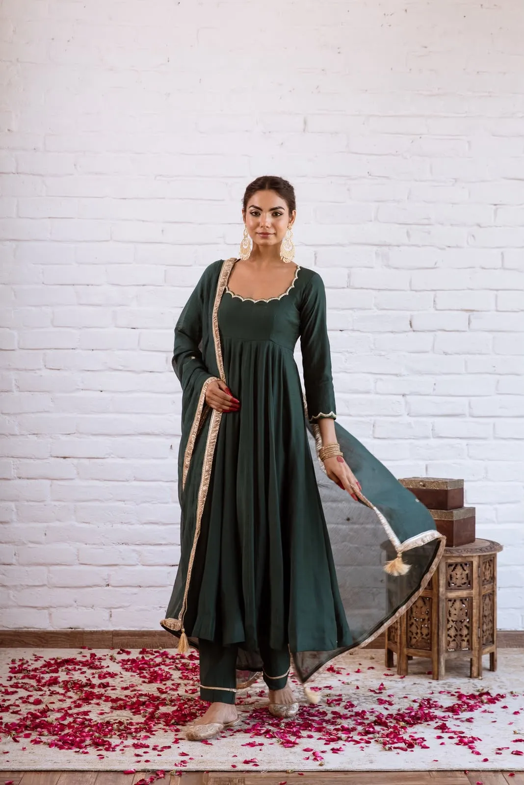 SRK 5324 Vichitra Silk Gown 4
