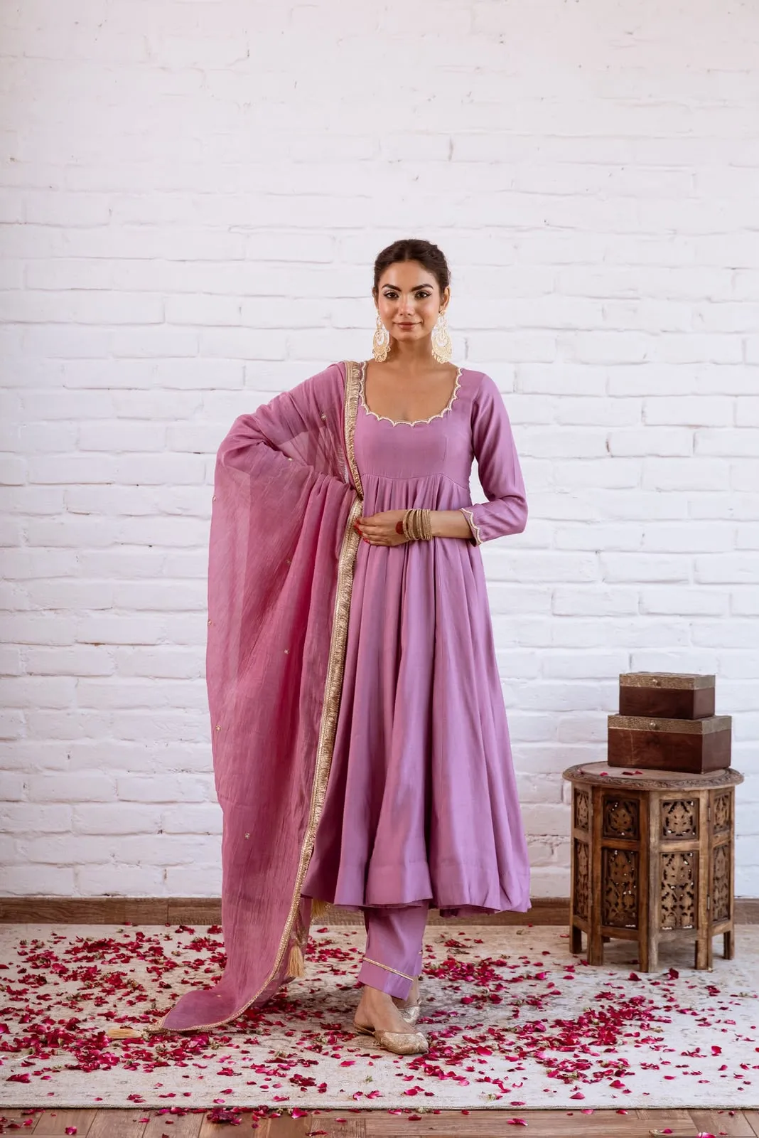SRK 5324 Vichitra Silk Gown 8