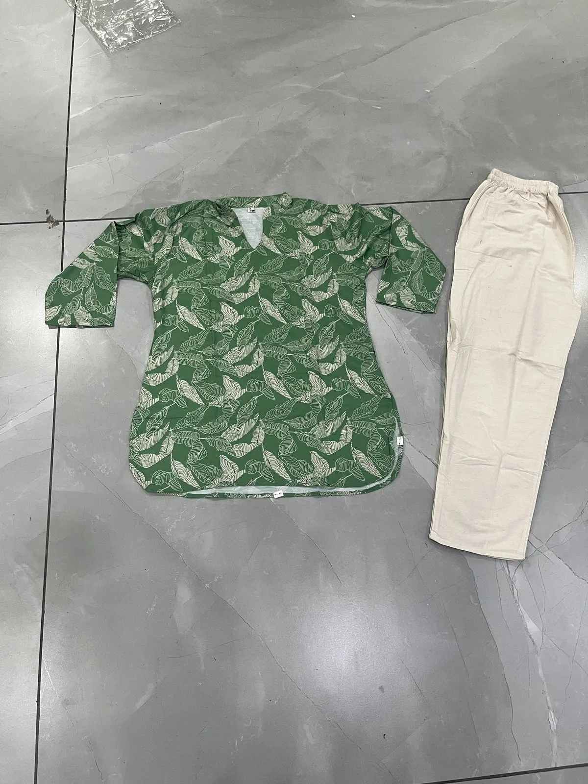 FVD Janvika Green Paan Rayon Slub Kurti Pant Set 1