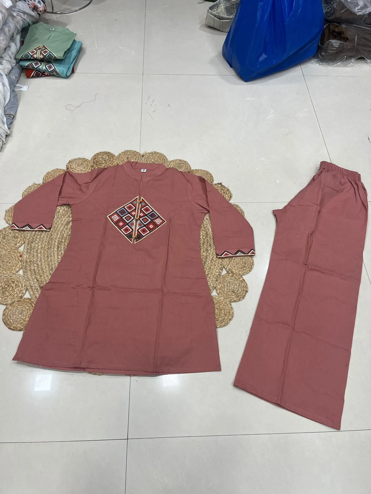 FVD Siqndar English Pink Dhabu Cotton Kurti Pant Set 1