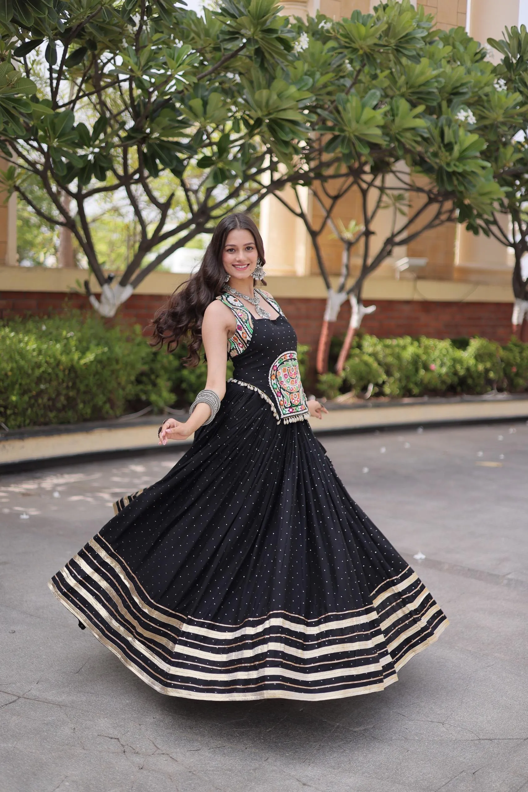 LW 7183 14 Kg Reyon Lehenga Choli 21