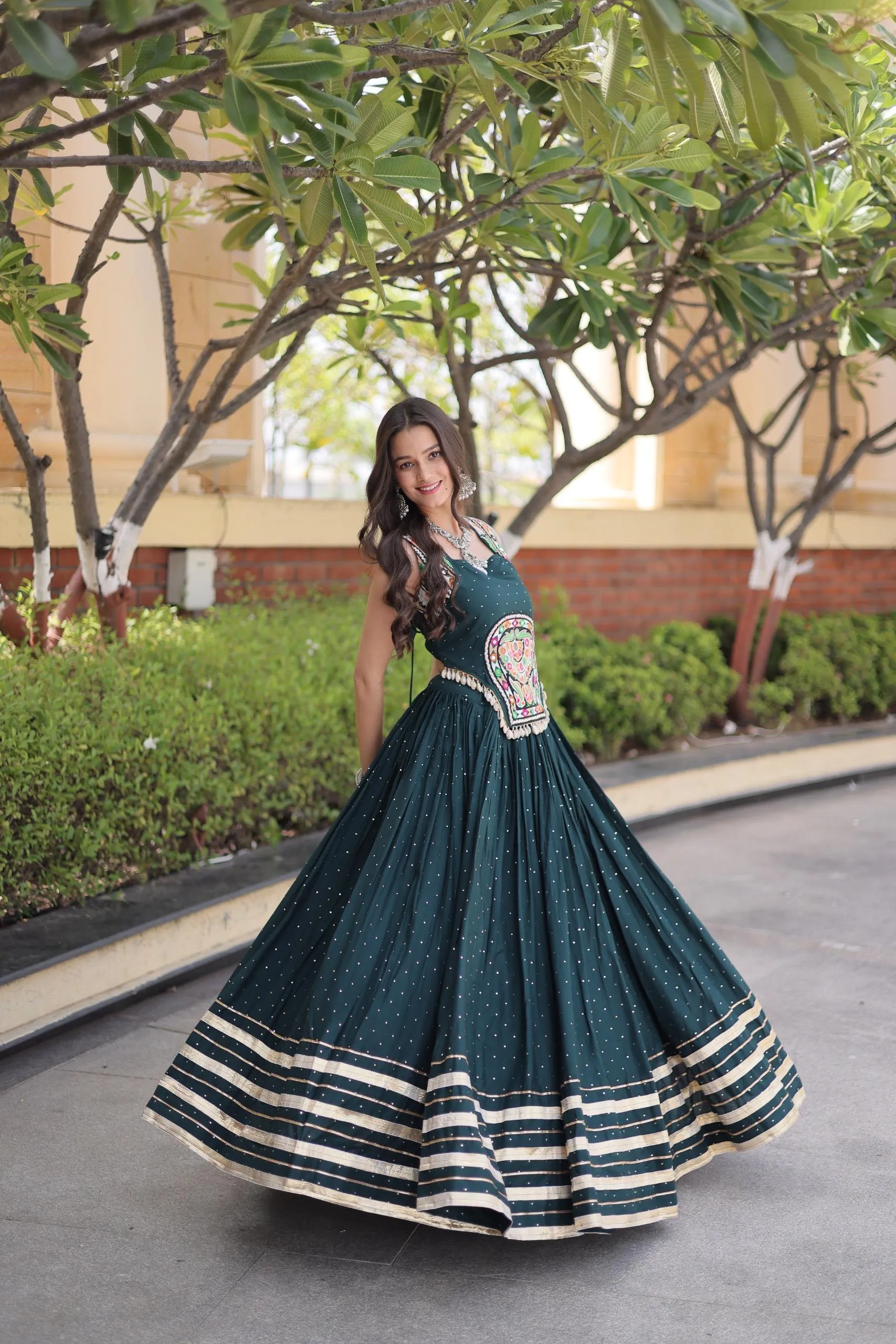 LW 7183 14 Kg Reyon Lehenga Choli 23